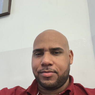 Oliver  zoekt een Huurwoning / Kamer / Appartement in Almere