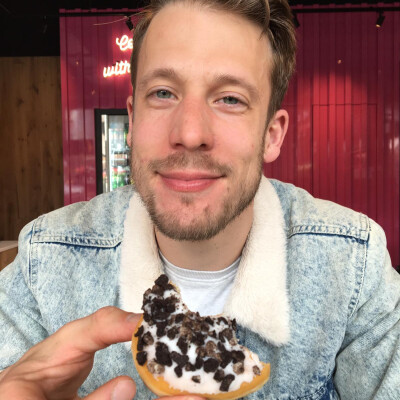 Tom zoekt een Huurwoning / Kamer / Appartement in Almere