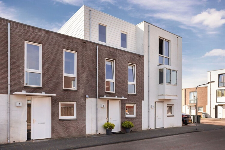 Woonhuis aan Lokistraat 9, Almere